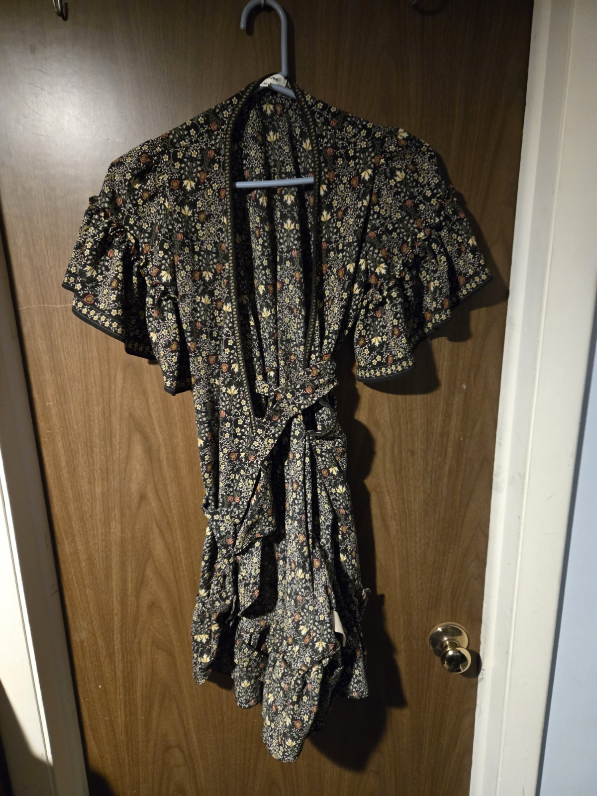 Max Studio Ruffeled Black Floral Short Slv Crepe Wrap Dress Size XS V-Neck