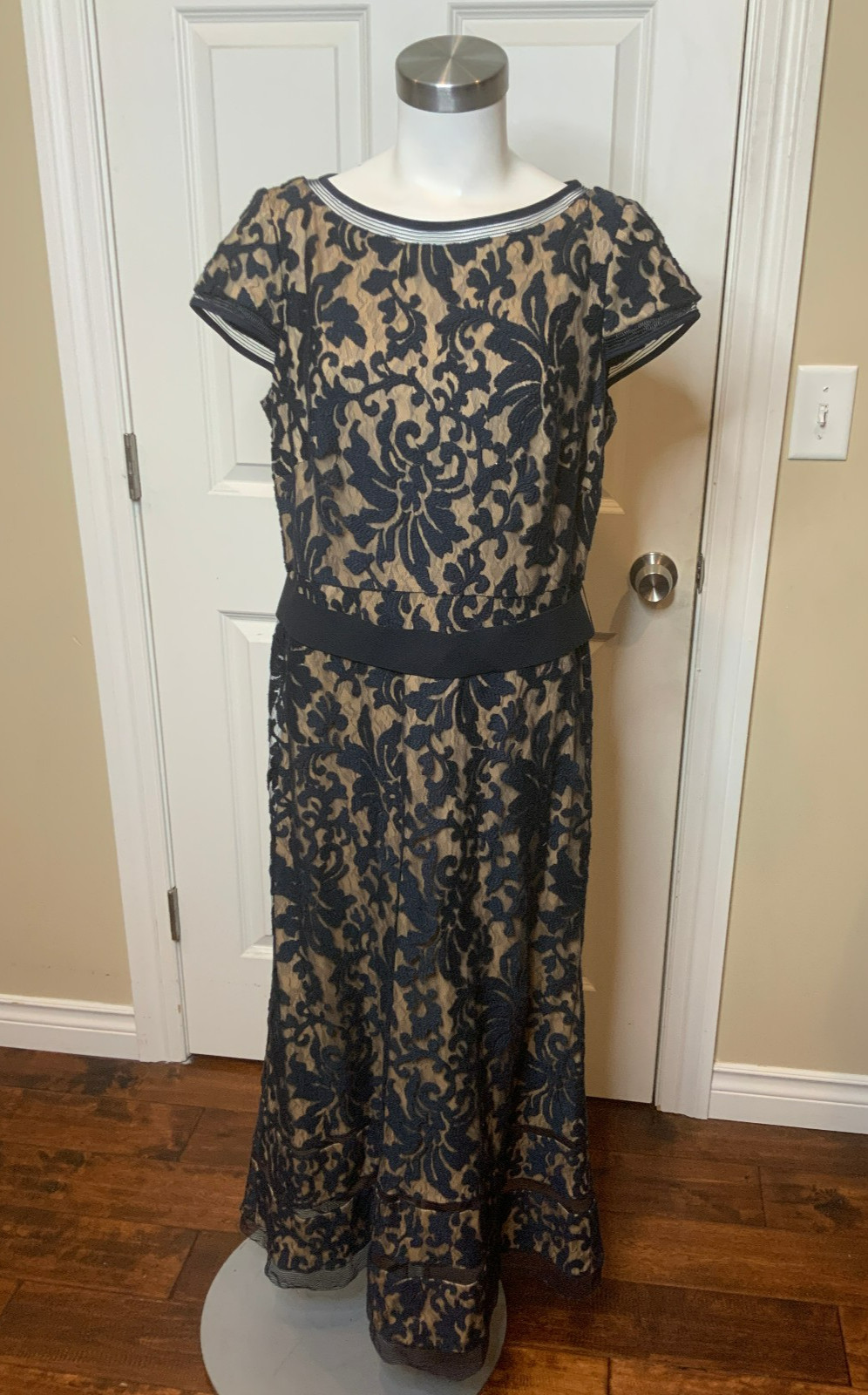 Tadashi Shoji Navy Blue Gold Floral Embroidered Jacquard Lace Dress, Size 14P