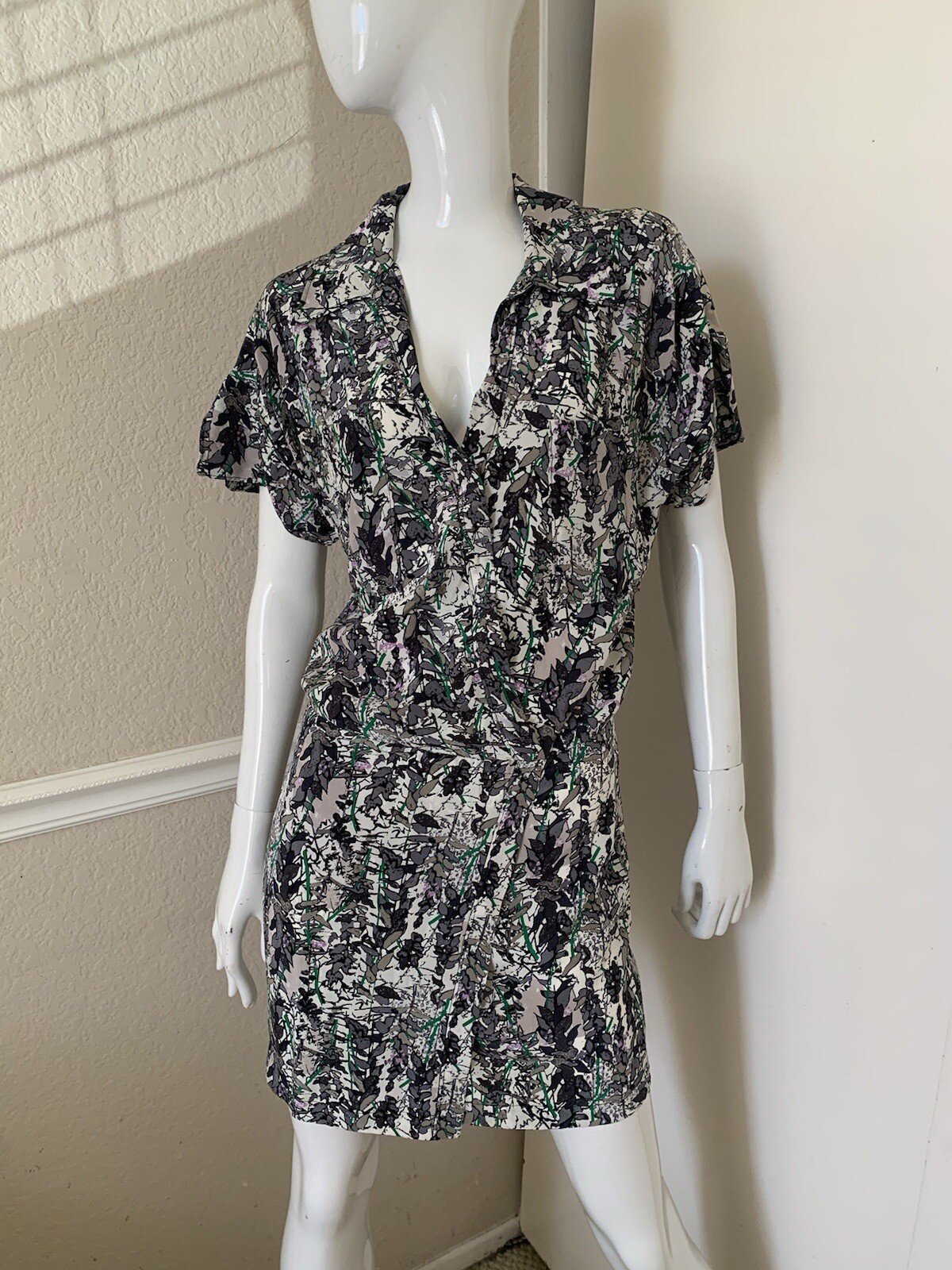 TRACY REESE NEW! 100% Silk Gray/Green Leaf Drawstring Hook Front Mini Dress Sz S