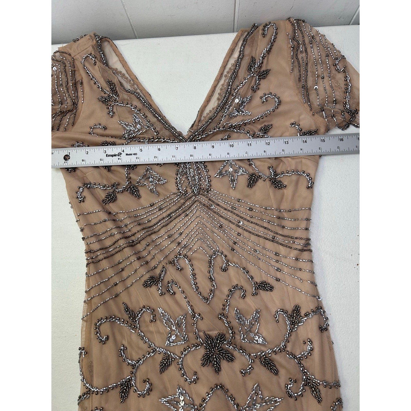 Pisarro Nights Beaded Mesh Column Gown in Oyster. Size 2. NWOT