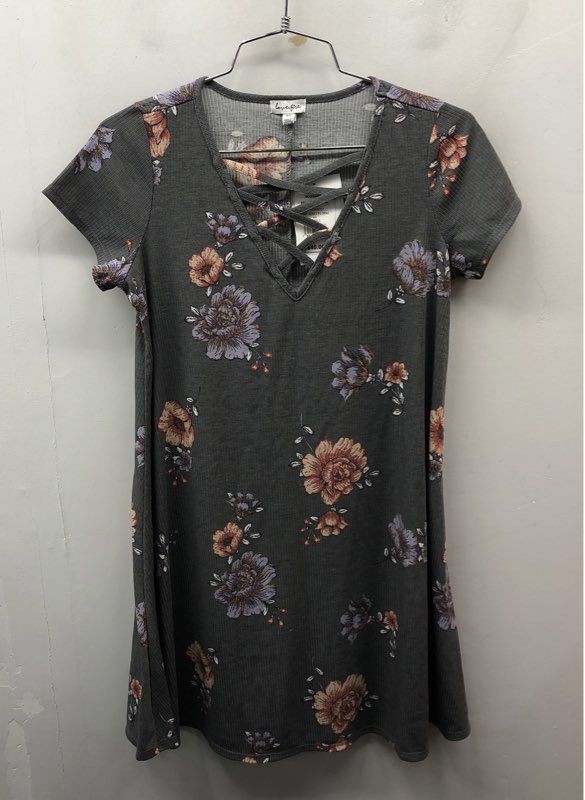 Love, Fire Women’s Grey Floral Lattice V-Neck Ribbed T-Shirt Dress Size S NWT