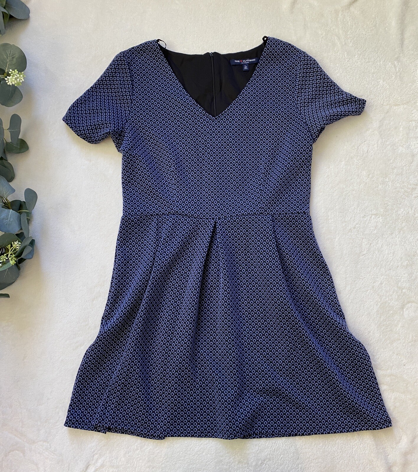 One Love Clothing Blue Black Patterned V-Neck Short Sleeve Dress Juniors Large