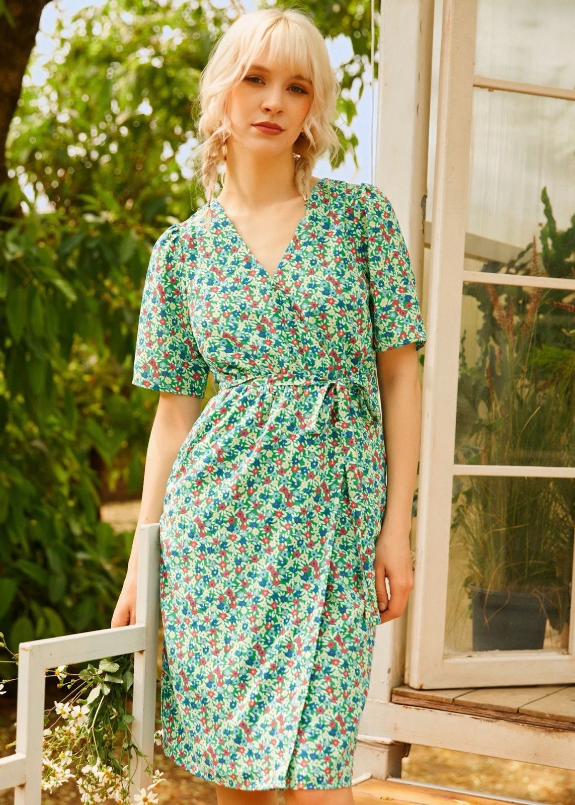 ModCloth Women’s L Green Red Floral A-Line Dress Retro Summer Style