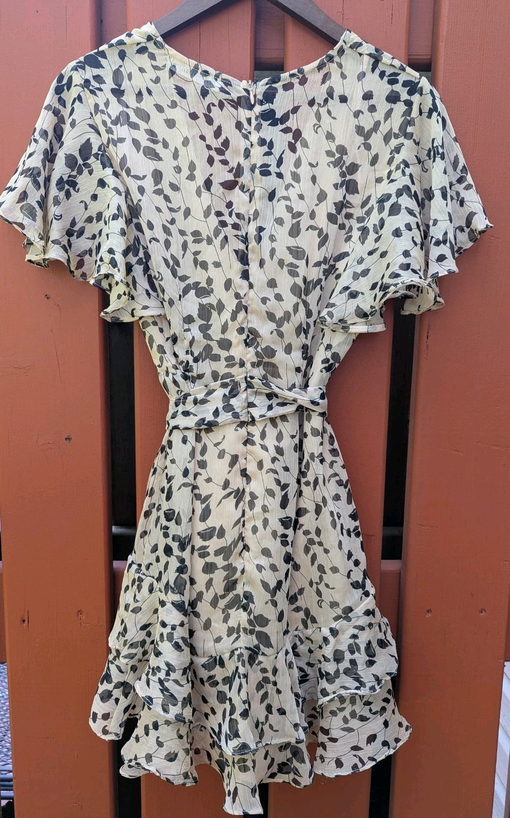 Saints + Secrets Ruffle Mini Dress Floral Print Cream/ Black Size Large **Flawed