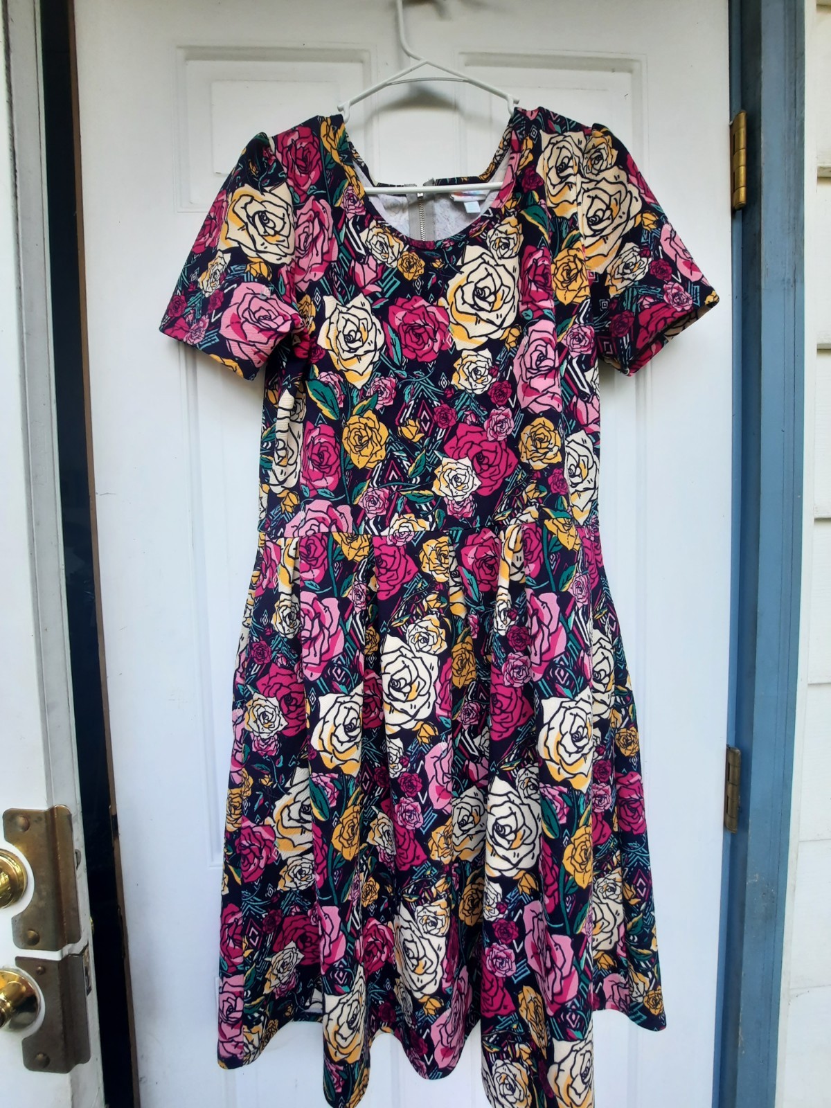 LuLaRoe Womens Dress, 2XL Black with Red/Pink/Green/Yellow Roses