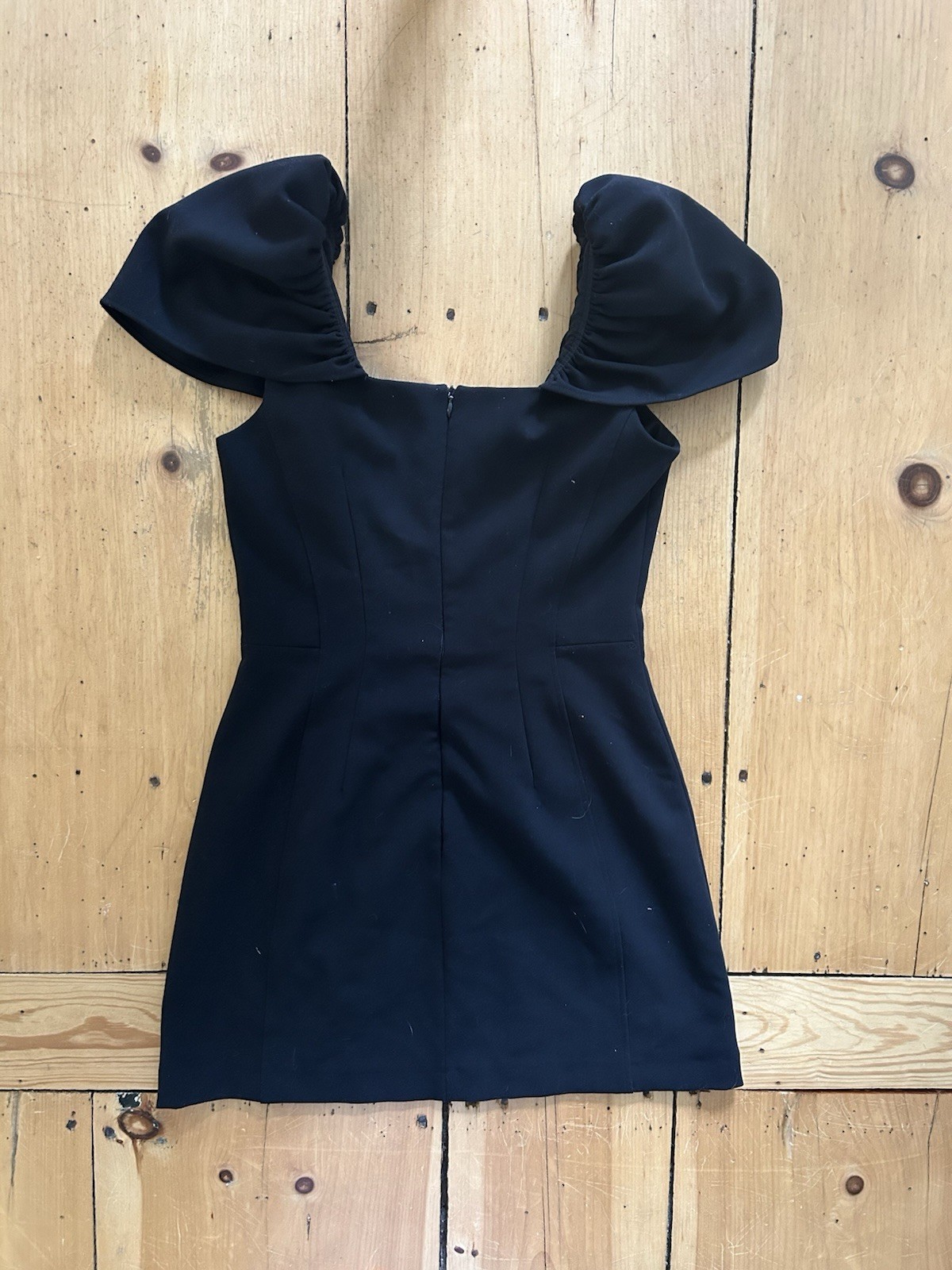 French Connection Black Solid Mini Dress Size 6 V-Neck Puff Sleeve Short Zip