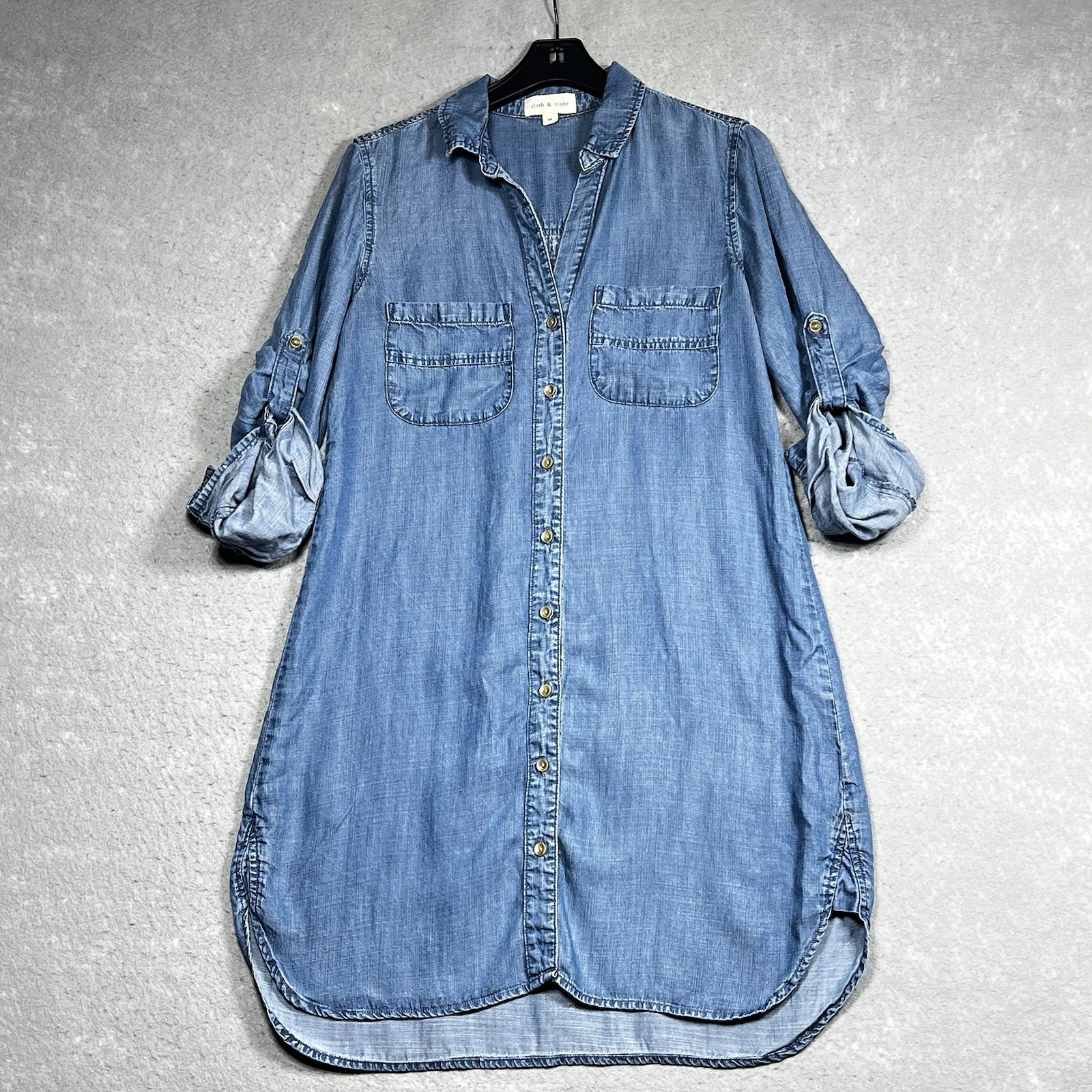 Cloth & Stone Dress Sz Medium Light Wash Button Front Chambray Roll Tab Sleeves