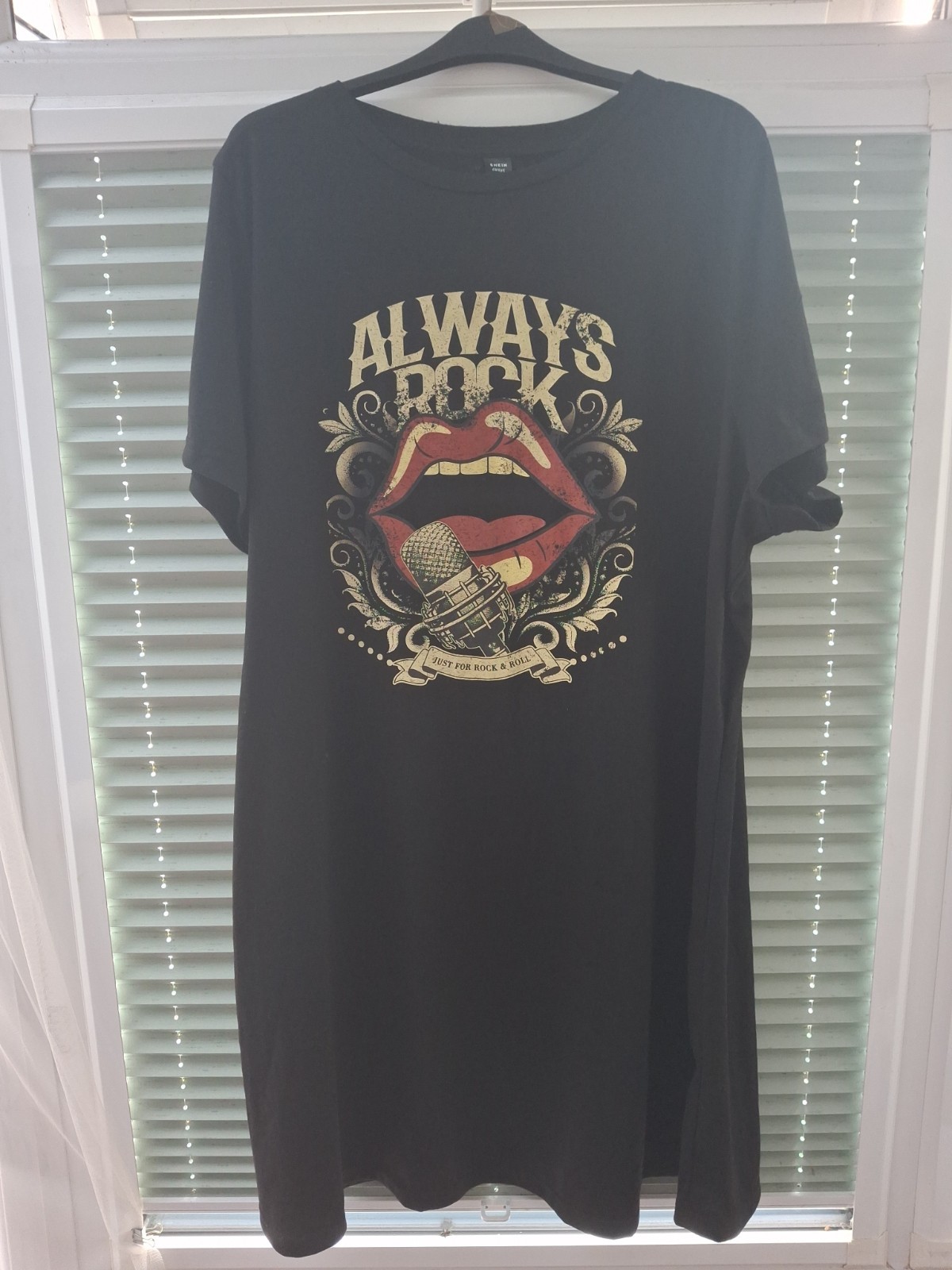 Women’s Shein Size 4XL Black Graphic Printed T Shirt Dress Short Sleeve