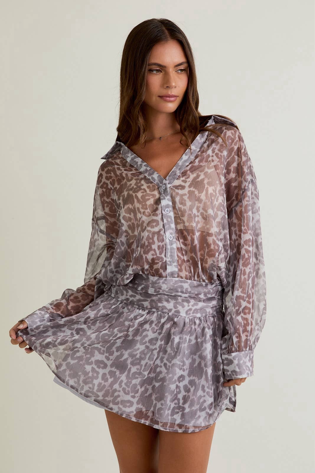 Le Lis Sheer Animal Print Shirt Dress Chiffon Gray White Mini Long Sleeve Size L