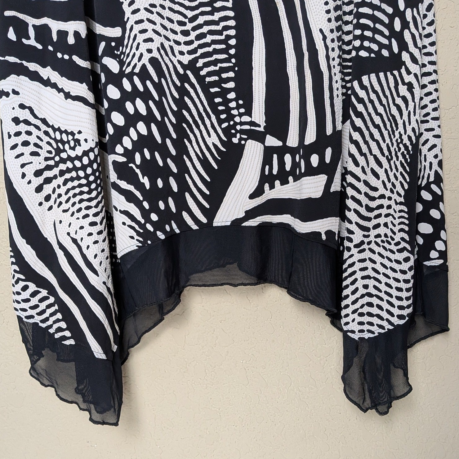 SJS Black and White Abstract Print Handkerchief Hem Dress Size 2X Artsy Boho