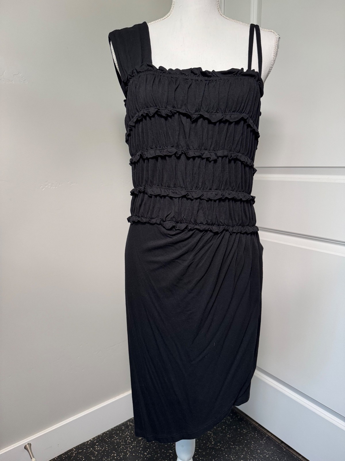 Leifnotes Black Ruched One-Shoulder Midi Dress S Ruffle Details Stretch Travel
